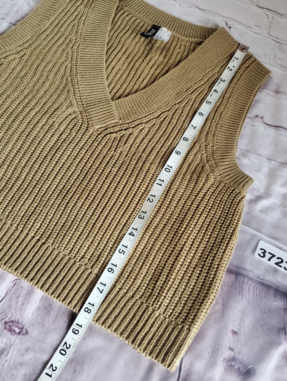 H&M Divided Academia Cable Knit Sweater Vest V-neck Office Preppy Tan Medium